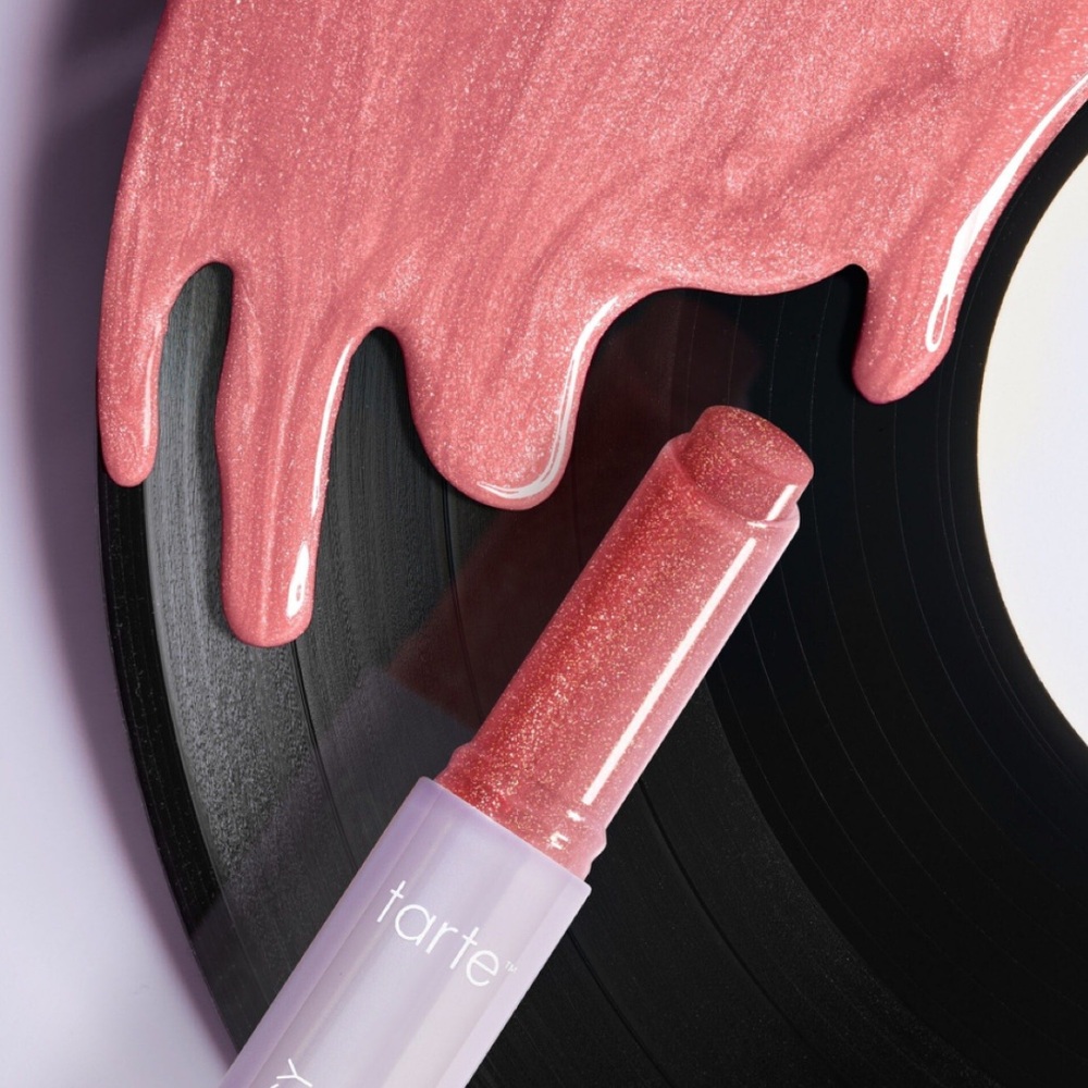 NEW Tarte tarte
maracuja juicy lip vinyl